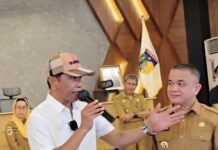 Protes Honorer Siluman , Alinasi Rakyat Honorer Bersatu Geruduk Kantor Wali Kota Palu