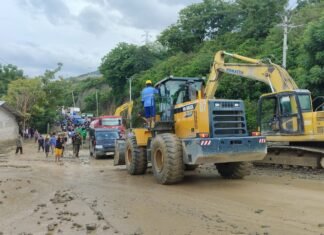 Hujan, Lumpur Galian C Tutup Jalan di Watusampu-Buluri