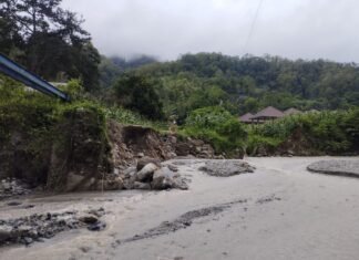 Jembatan Putus Diterjang Banjir, 30 KK di Kulawi Terisolasi
