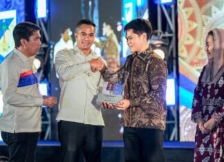 Almarhum Murad Husain Raih Legacy Award dari KADIN